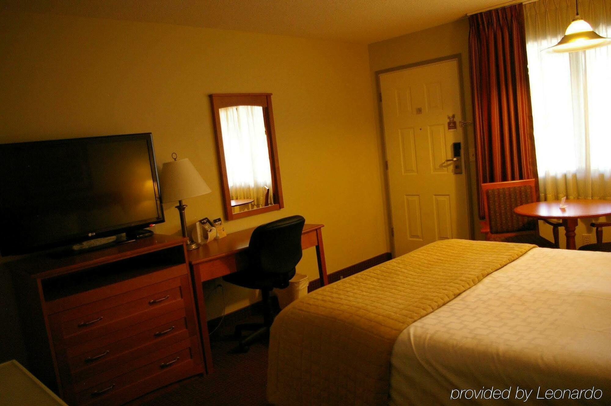 Surestay Plus Hotel By Best Western Salmon Arm Quarto foto